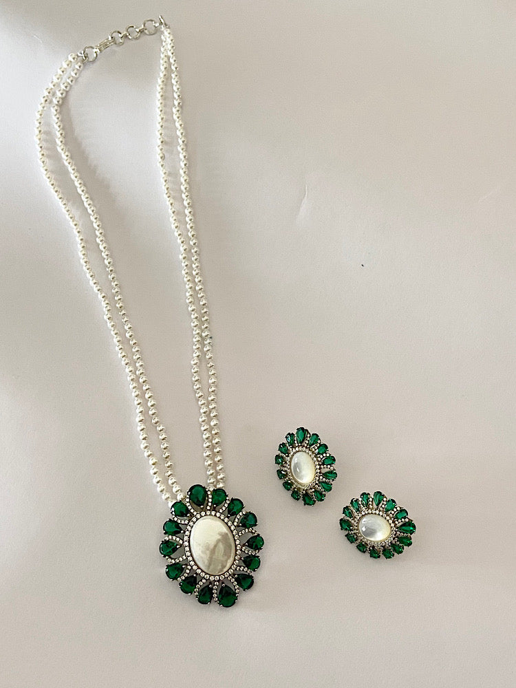 Silver Pendant Set with Green Stone & Pearl