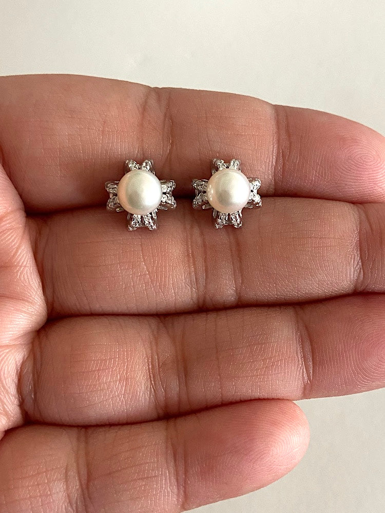 Round Pearl Design Sterling Silver Earrings