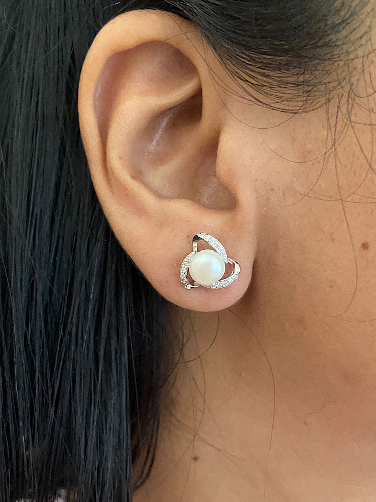 Trillion Pearl Design Sterling Silver Earrings