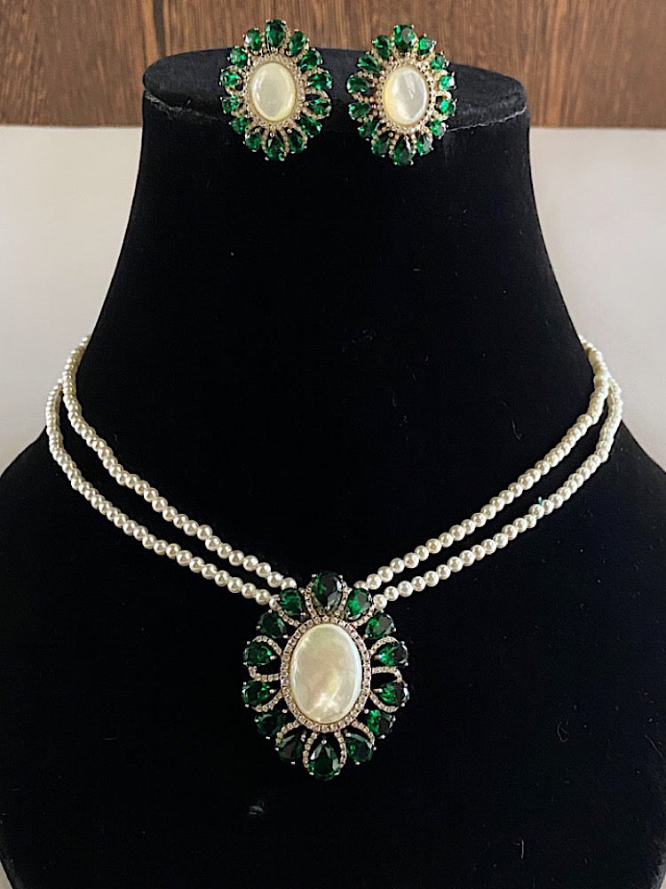 Silver Pendant Set with Green Stone & Pearl