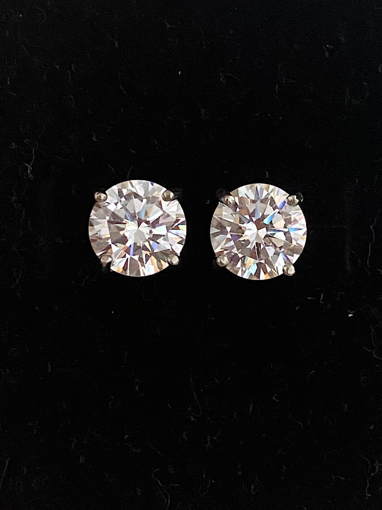 Round Solitaire Silver Studs
