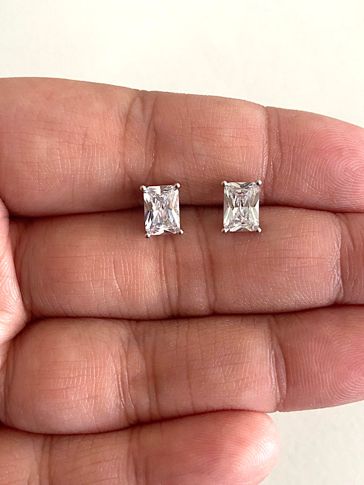 Solitaire Sterling Silver Studs With Screw Back