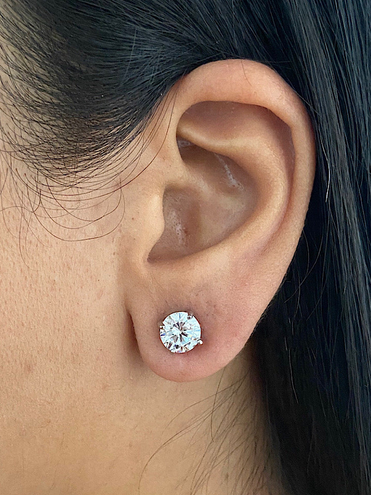 Round Solitaire Silver Studs